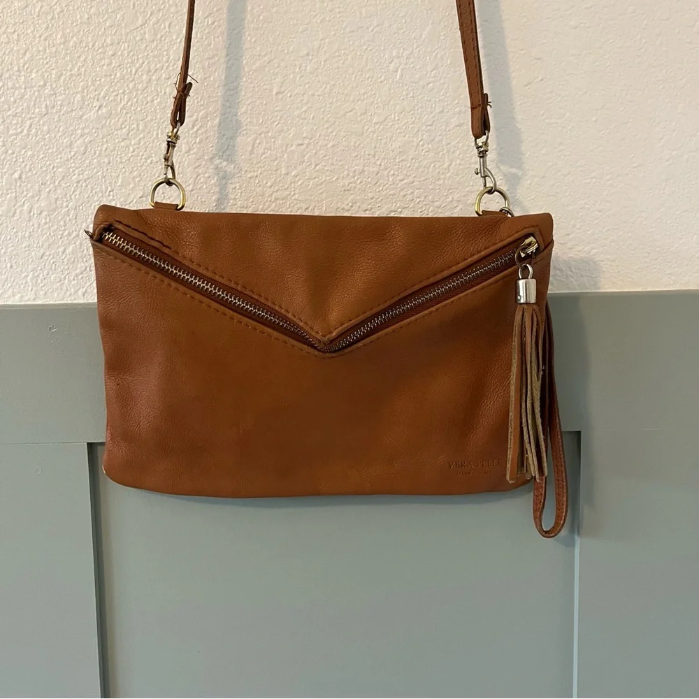 Vera Pelle Made in Italy Envelope Style Crossbody or Clutch Leather Zip Purse